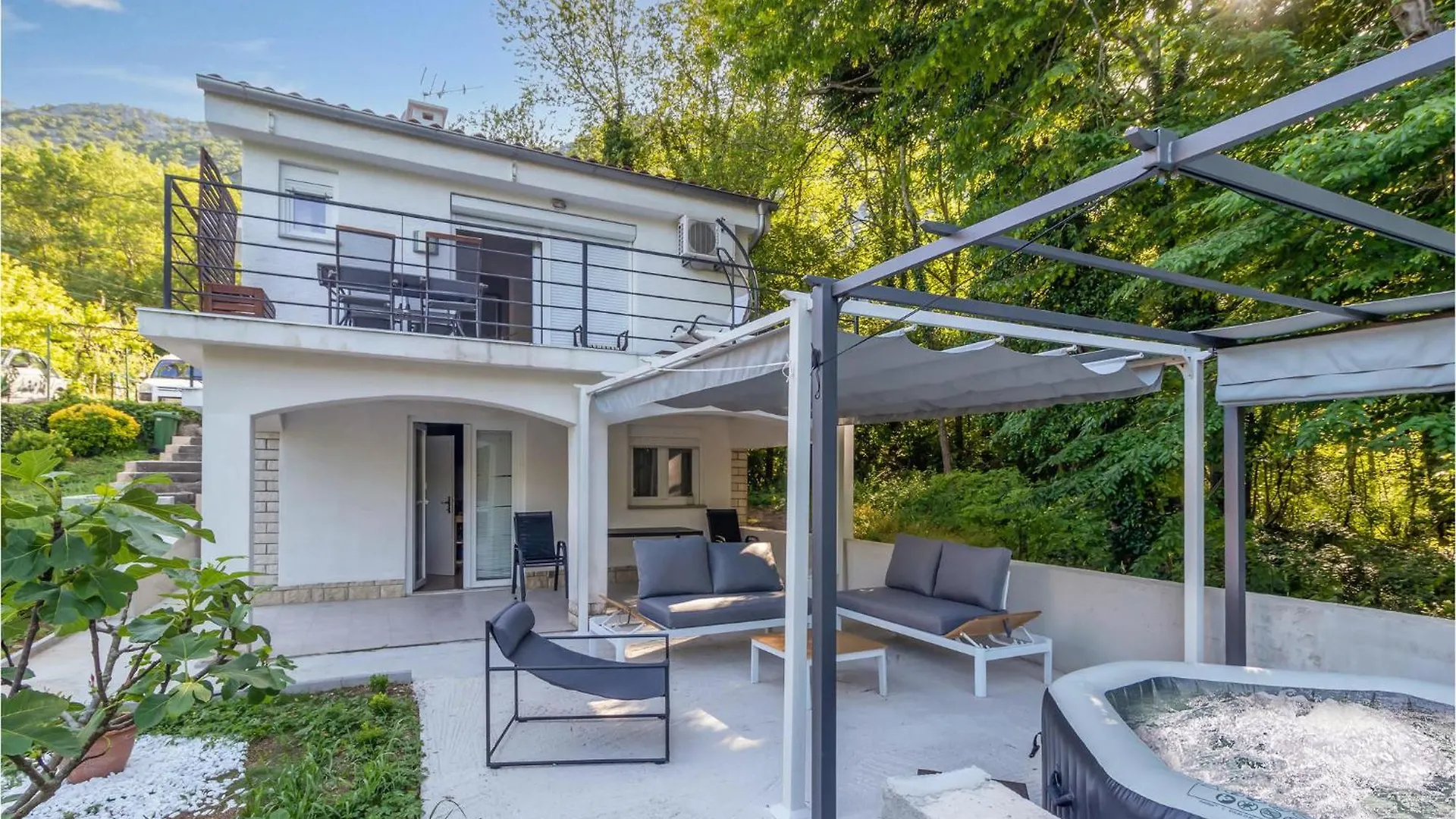 Beautiful Home In Crikvenica With Kitchen